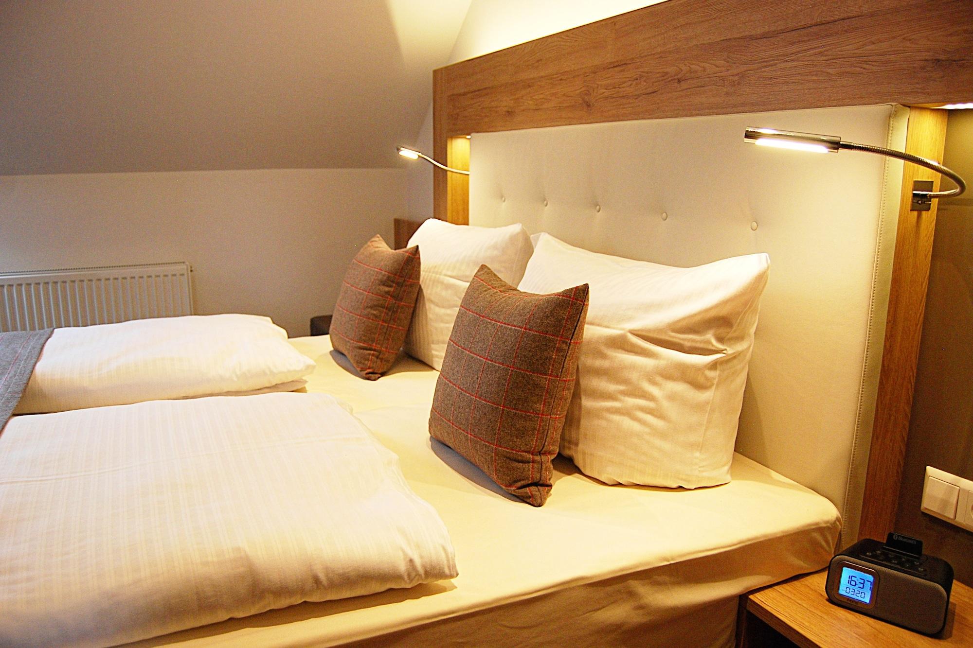 Hotel Am Martinsberg Andernach Exteriör bild