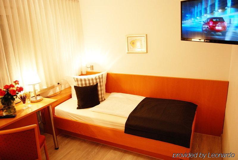 Hotel Am Martinsberg Andernach Exteriör bild