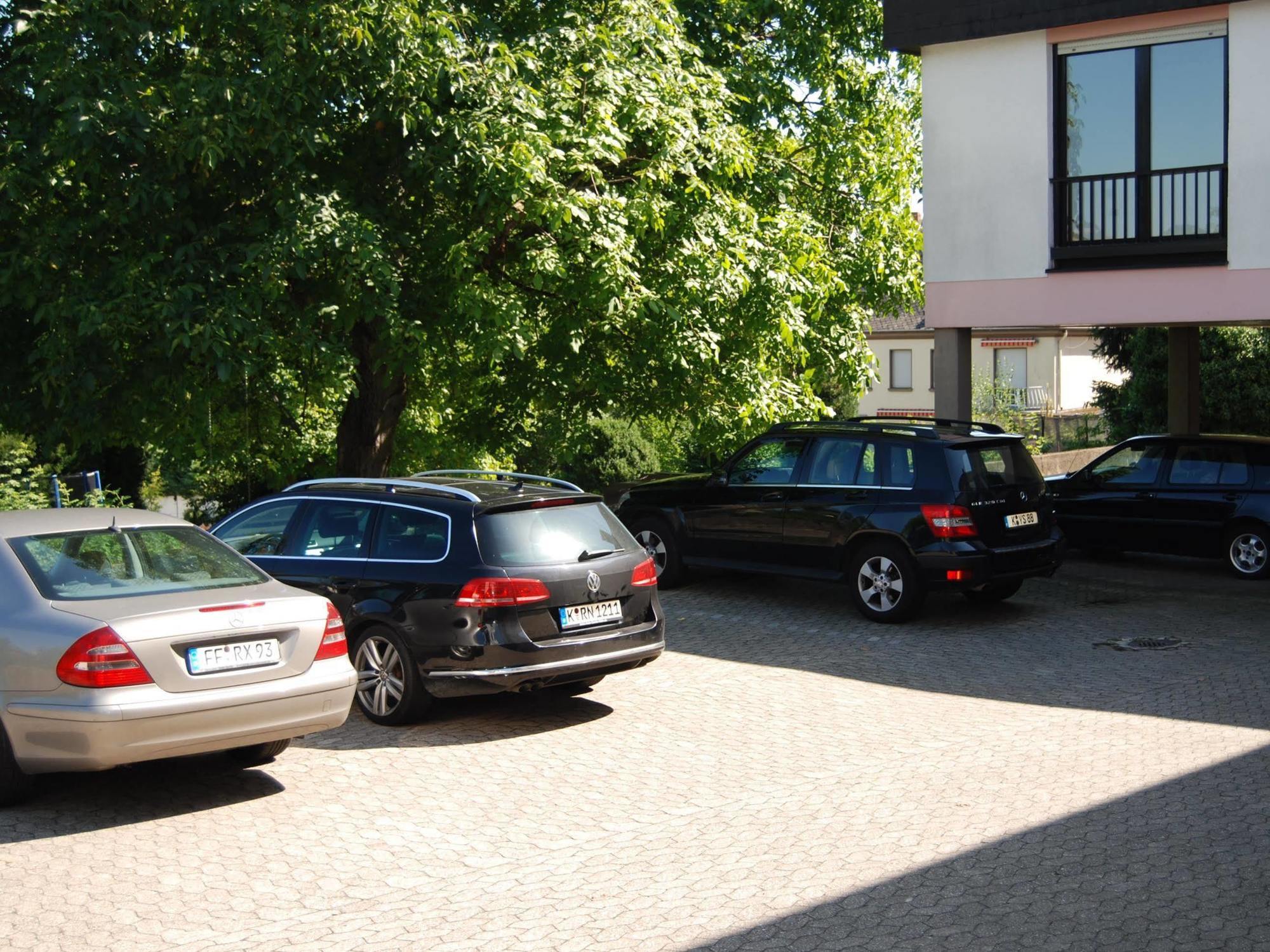 Hotel Am Martinsberg Andernach Exteriör bild
