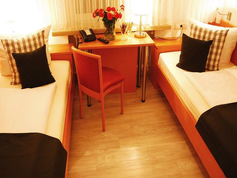 Hotel Am Martinsberg Andernach Exteriör bild